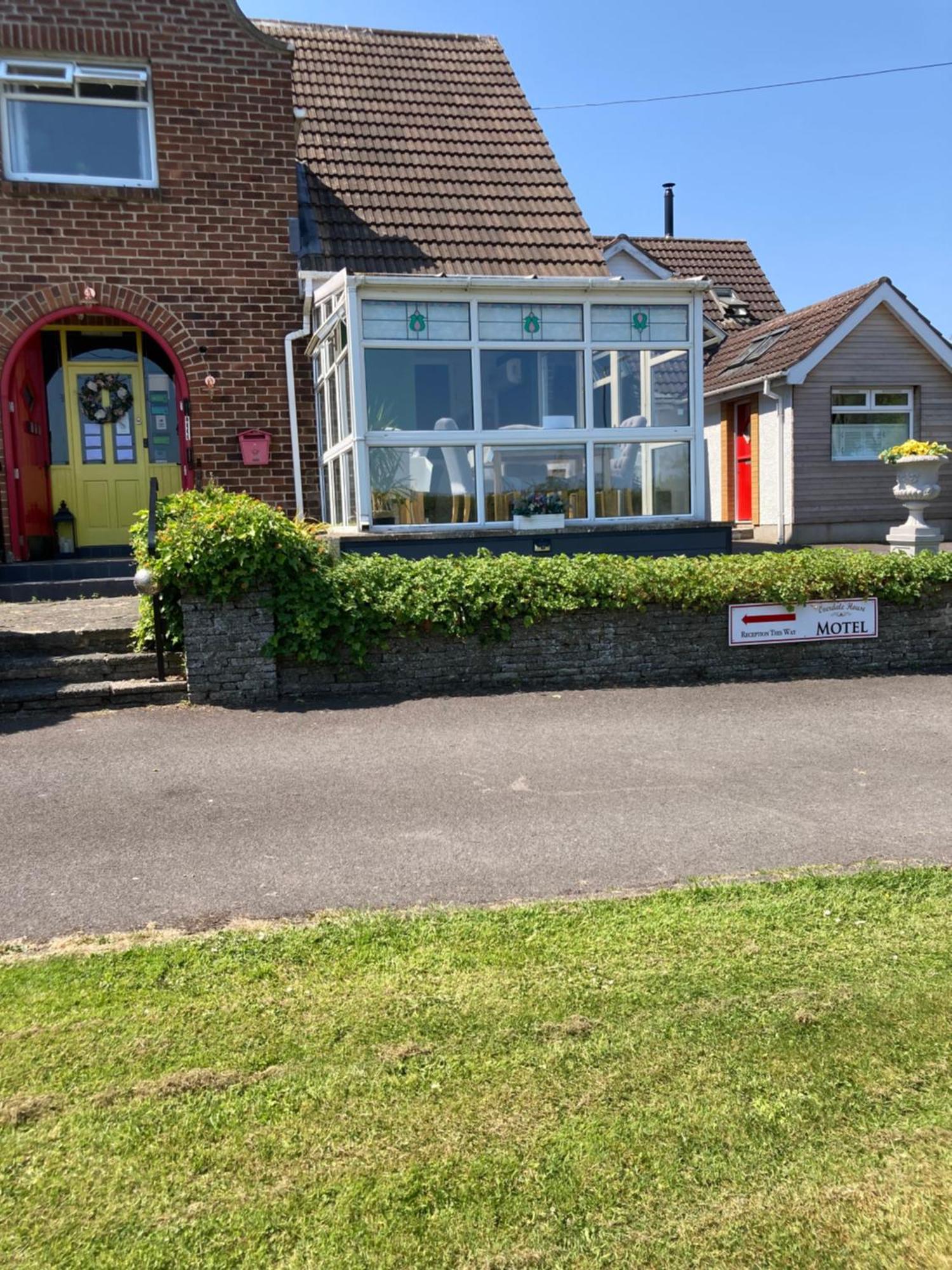 Overdale Motel Lisburn Exteriör bild